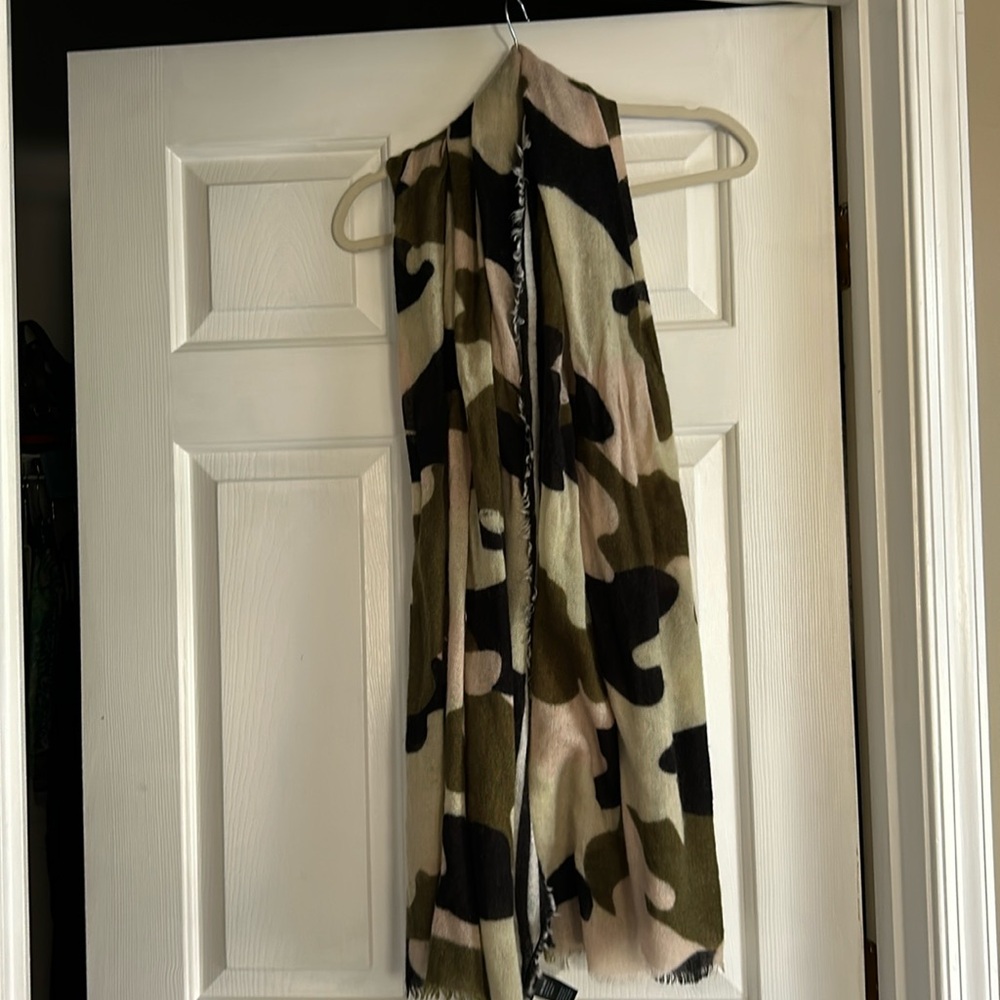 Mixit camouflage scarf